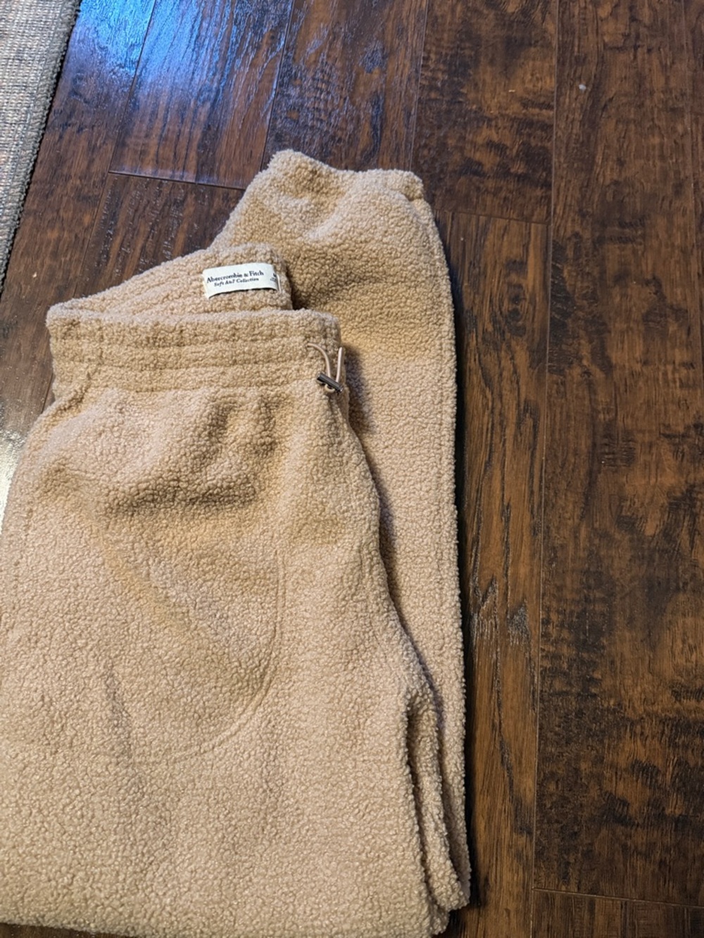 Abercrombie & Fitch Sherpa Joggers - Tan